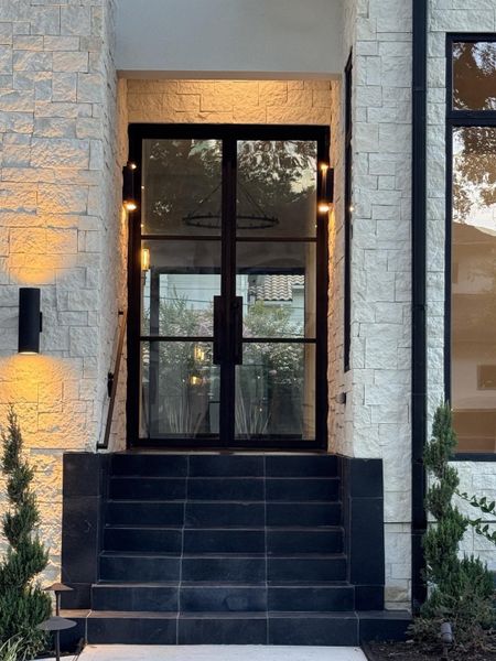 Exterior details and patio area of a home in , Bellaire (Image 3).