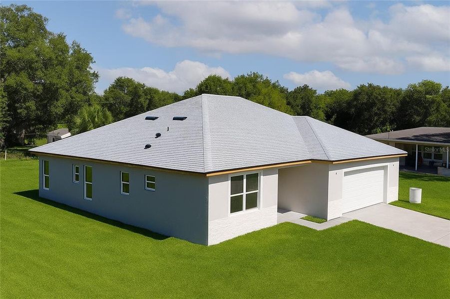 Exterior details and patio area of a home in , Orlando (Image 3).