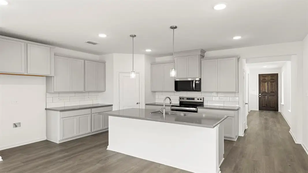 11. 1705 Meadow Crest - Kitchen (2)