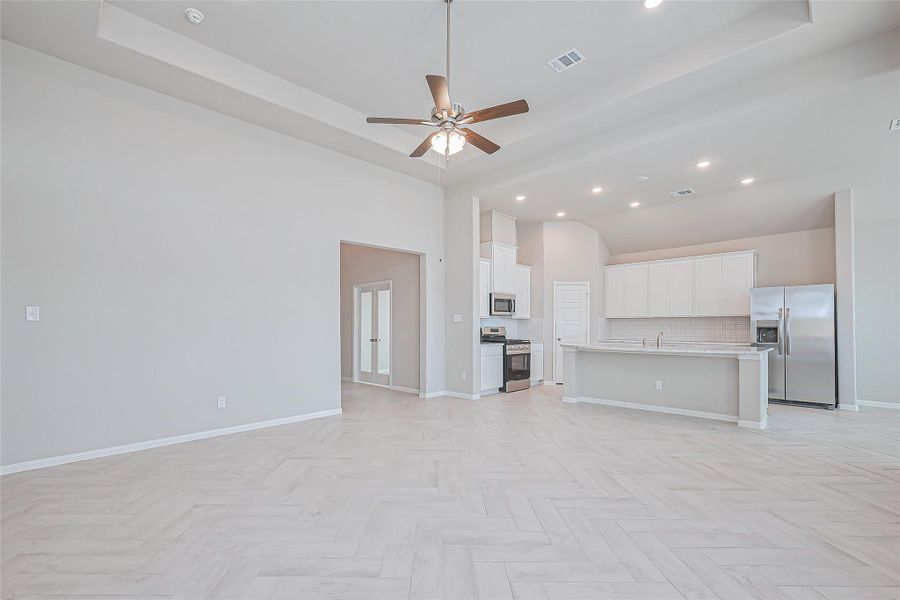 Spacious, unfurnished interior of a new home in La Segarra, Brookshire (Image 40).
