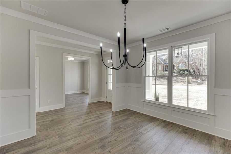 Spacious, unfurnished interior of a new home in , Bishop (Image 43).