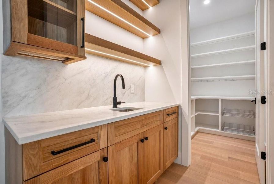 Furnished interior view inside a new home in , Windermere (Image 9).