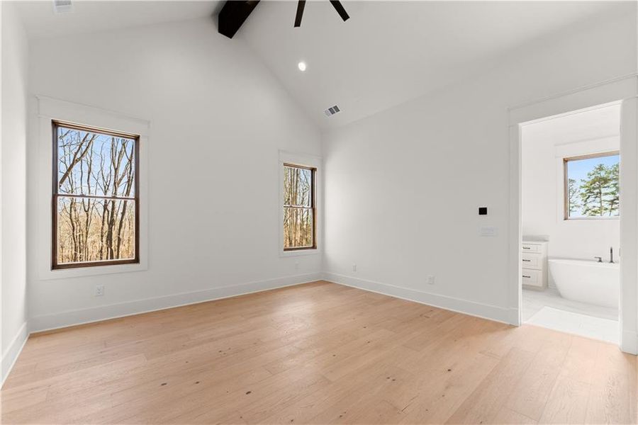 Spacious, unfurnished interior of a new home in , Gainesville (Image 49).
