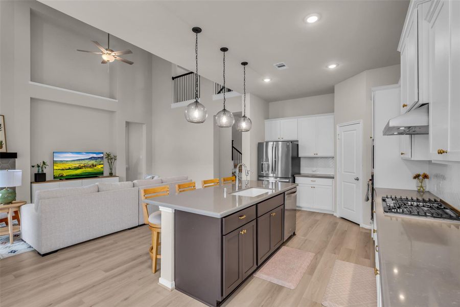 Furnished interior view inside a new home in , Conroe (Image 34).