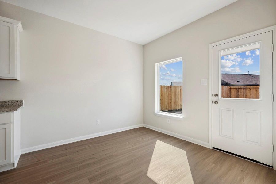 Spacious, unfurnished interior of a new home in Trails at Cochran Ranch, Waller (Image 12).