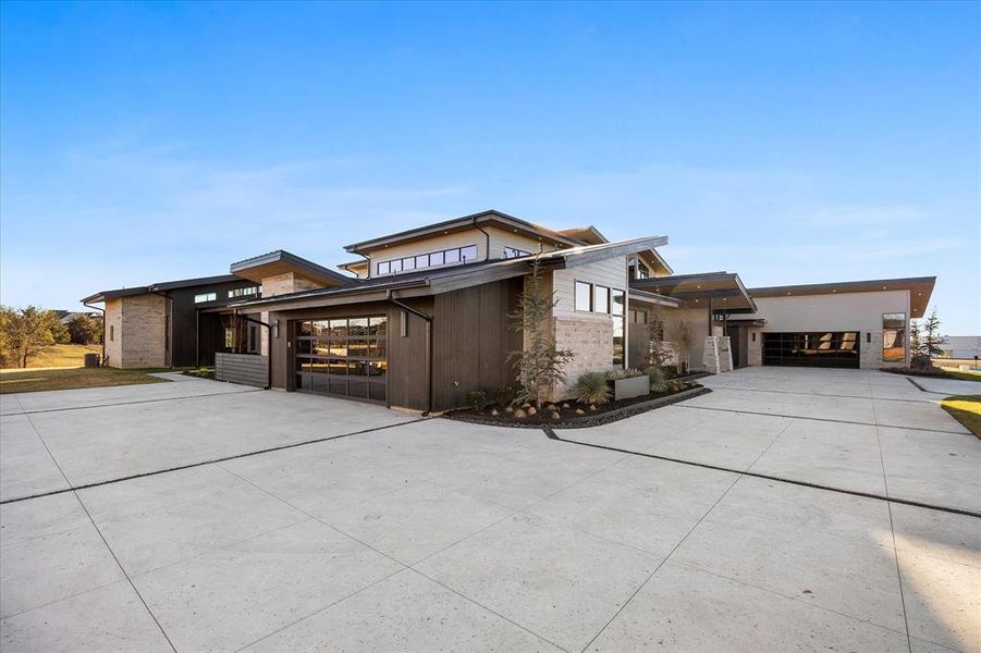 Image 34 of a home in .