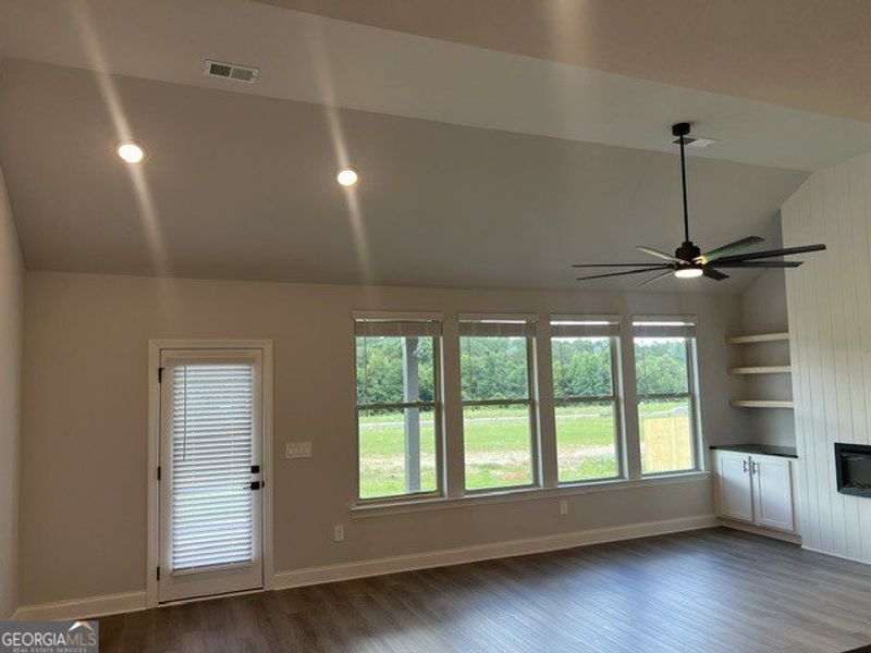 Spacious, unfurnished interior of a new home in Harley Farms South, Bonaire (Image 6). Spacious, unfurnished interior of a new home in Harley Farms South, Bonaire (Image 6).