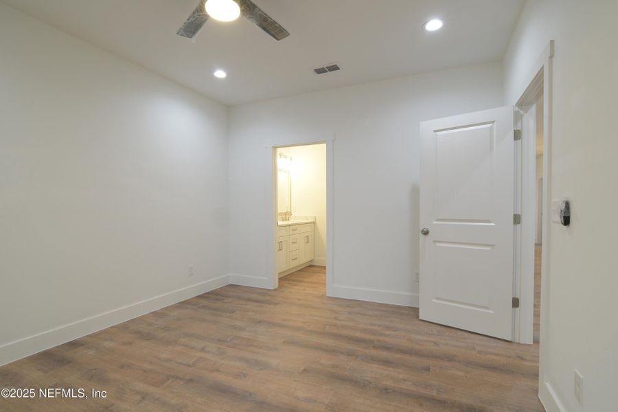 Spacious, unfurnished interior of a new home in , Jacksonville (Image 32).