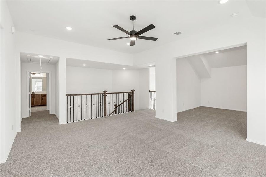 Spacious, unfurnished interior of a new home in Creekview Meadows, Pilot Point (Image 39).