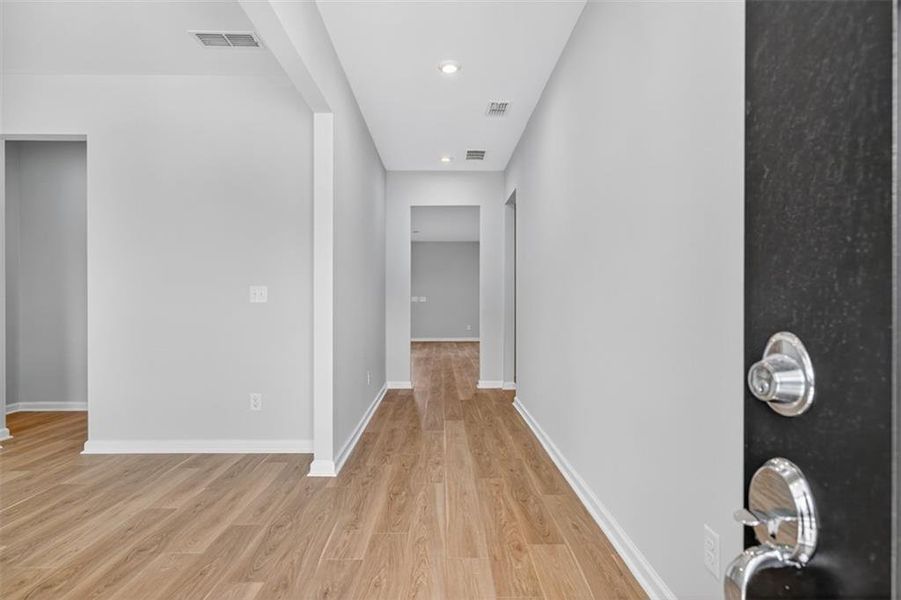 Spacious, unfurnished interior of a new home in Hamilton Place, Cartersville (Image 22).