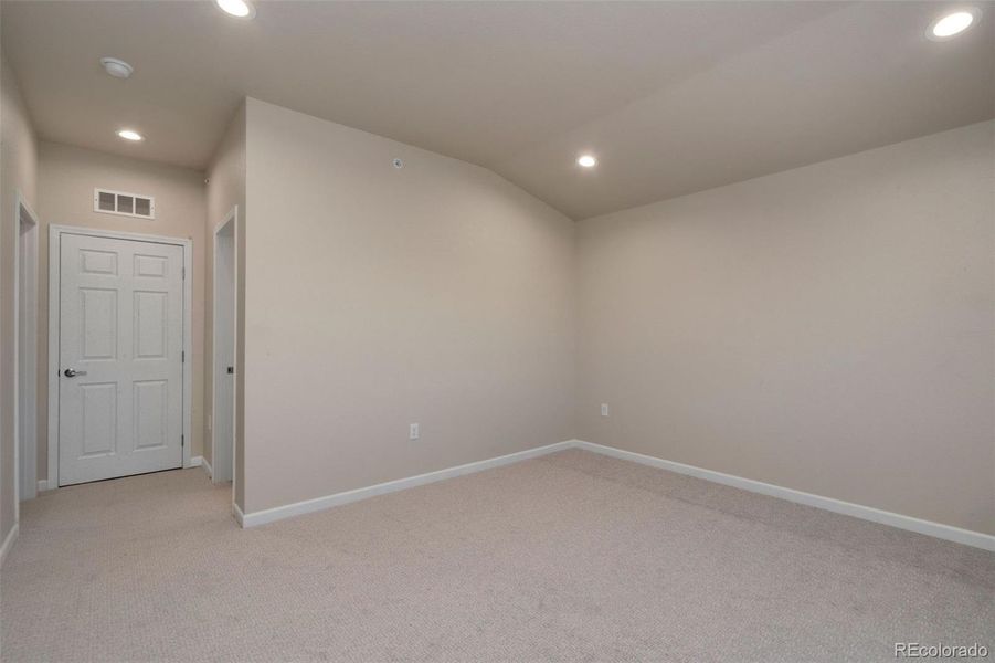Spacious, unfurnished interior of a new home in , Denver (Image 28).