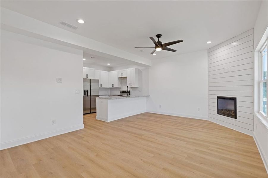 Spacious, unfurnished interior of a new home in , Atlanta (Image 16).