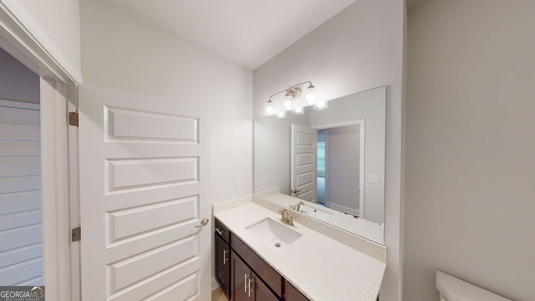 Image 30 of a home in Oakview Estates.