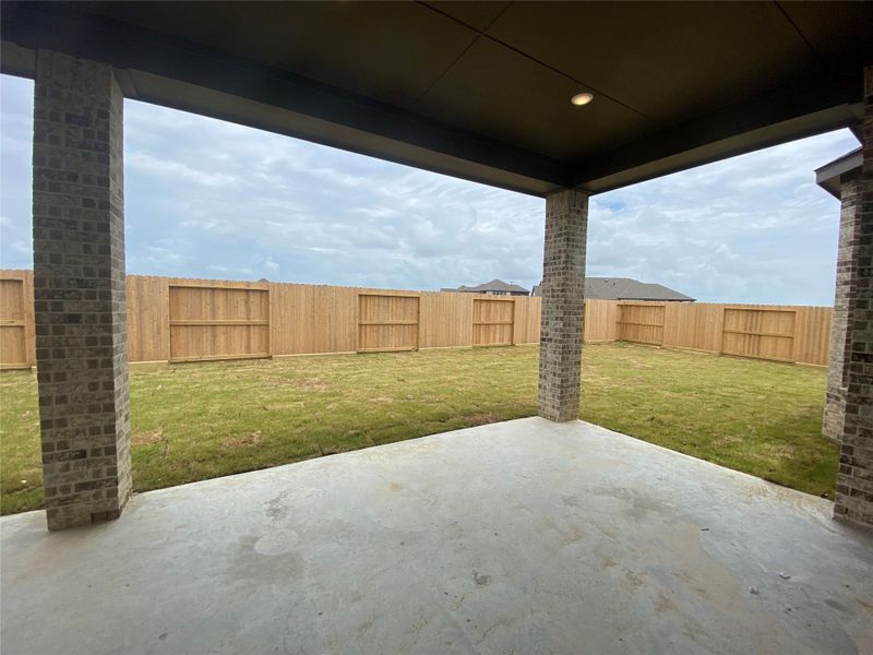 Exterior details and patio area of a home in Riceland, Mont Belvieu (Image 2).