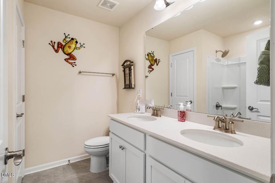 209ParkerStationAve-037