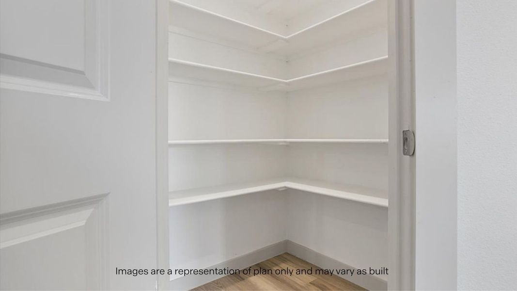 Spacious, unfurnished interior of a new home in Terra Vista, Lubbock (Image 13).