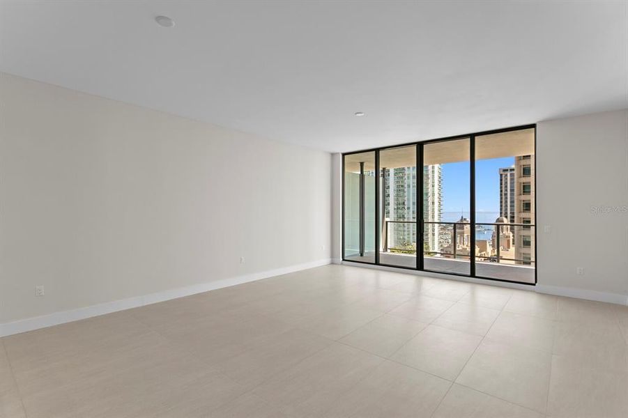 Spacious, unfurnished interior of a new home in , St. Petersburg (Image 46). Spacious, unfurnished interior of a new home in , St. Petersburg (Image 46).