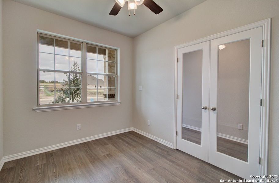 Spacious, unfurnished interior of a new home in Clear Creek, New Braunfels (Image 19).