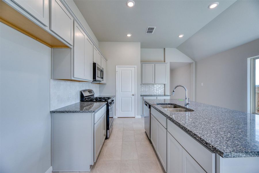 Furnished interior view inside a new home in Aldeana - Tejas Collection, Bonney (Image 15).