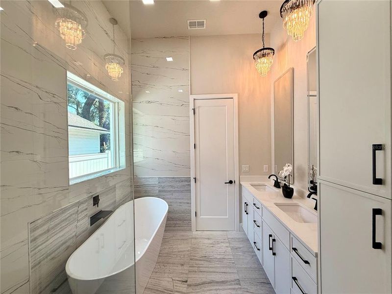 Furnished interior view inside a new home in , Orlando (Image 15).