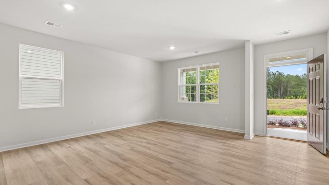 Spacious, unfurnished interior of a new home in , South Fulton (Image 11).