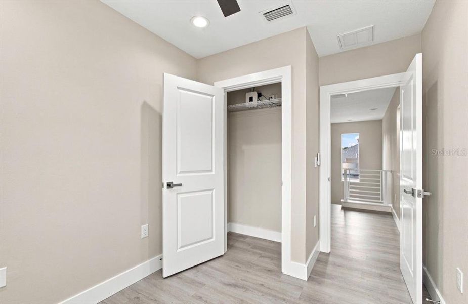 Spacious, unfurnished interior of a new home in , Tampa (Image 74).