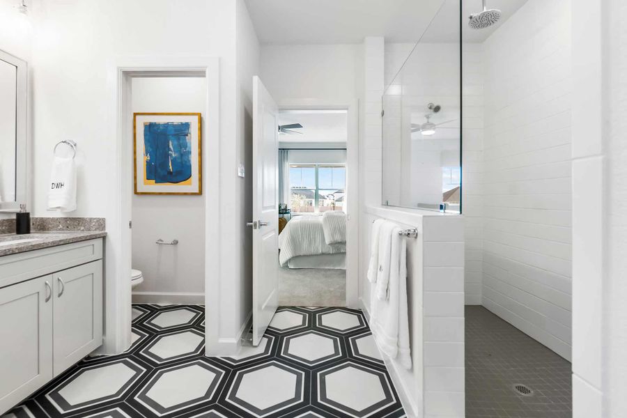 The Hammerly - Owner's Bath