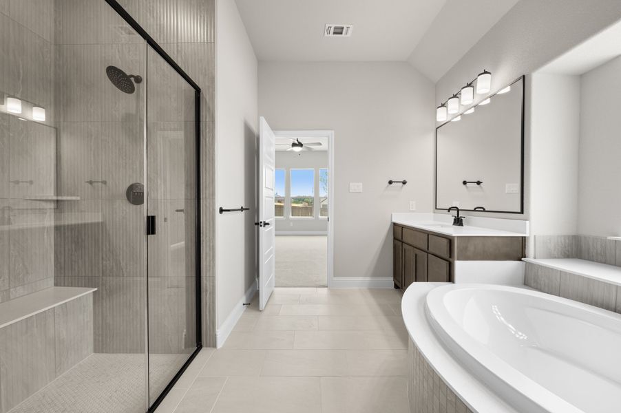 Furnished interior view inside a new home in Waterford Park, Weatherford (Image 12).