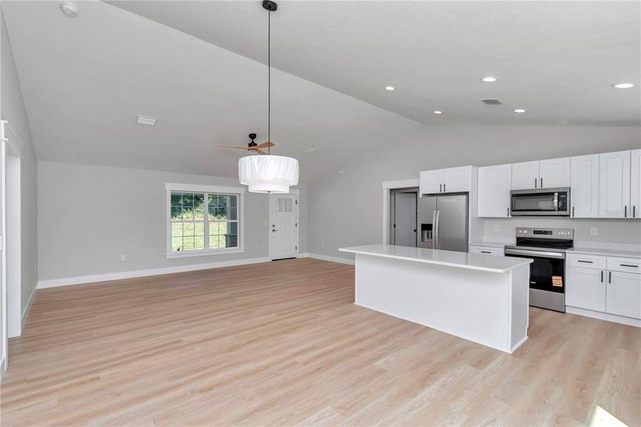 Spacious, unfurnished interior of a new home in , Ocala (Image 25).