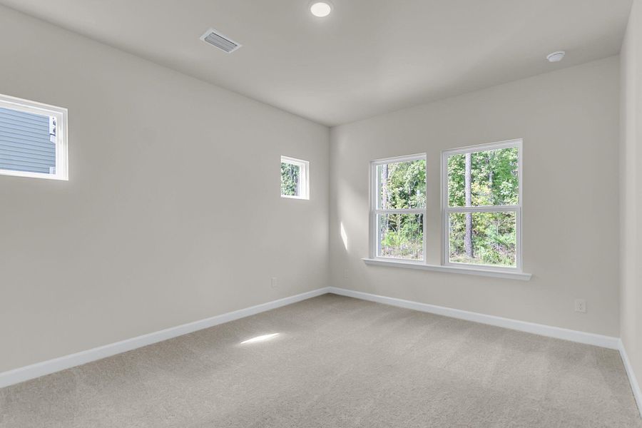Spacious, unfurnished interior of a new home in , Summerville (Image 23).