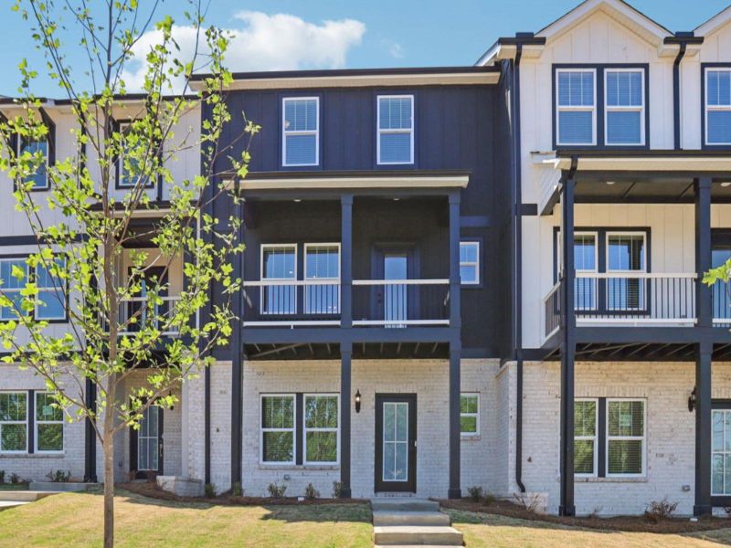 Condo located in Cumming, GA showcasing its design and architecture (Image 1). Condo located in Cumming, GA showcasing its design and architecture (Image 1).