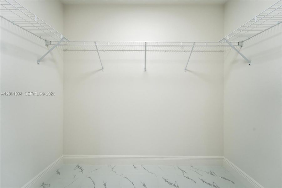 Spacious, unfurnished interior of a new home in , Port St. Lucie (Image 28).