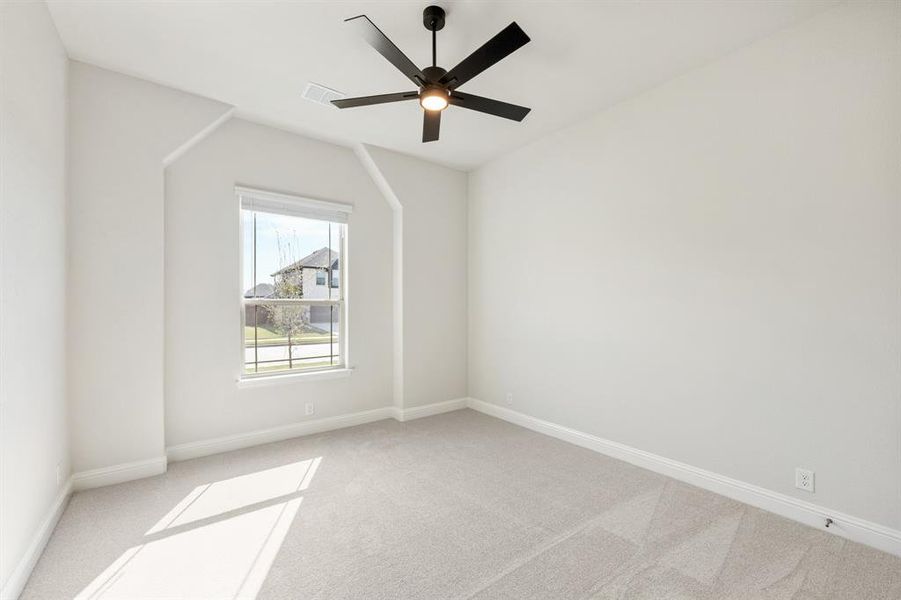 Spacious, unfurnished interior of a new home in Mockingbird Hills, Joshua (Image 27).