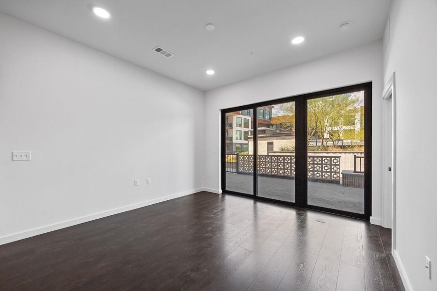 Spacious, unfurnished interior of a new home in One Oak, Austin (Image 15).