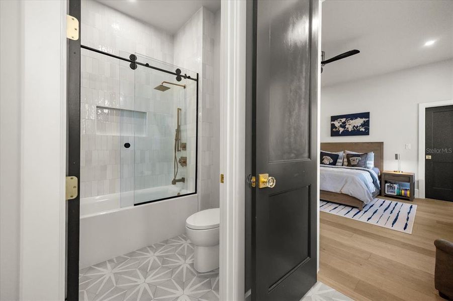 Furnished interior view inside a new home in , Gotha (Image 70).