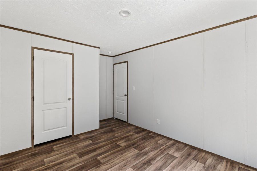 Spacious, unfurnished interior of a new home in , Cordesville (Image 33).