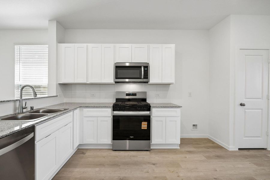 Furnished interior view inside a new home in Stokesbury, Waller (Image 9).