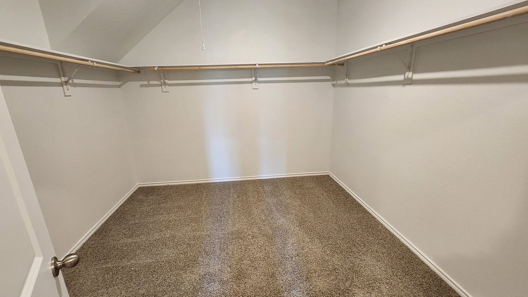 Spacious, unfurnished interior of a new home in Waverly Estates, Nevada (Image 7).