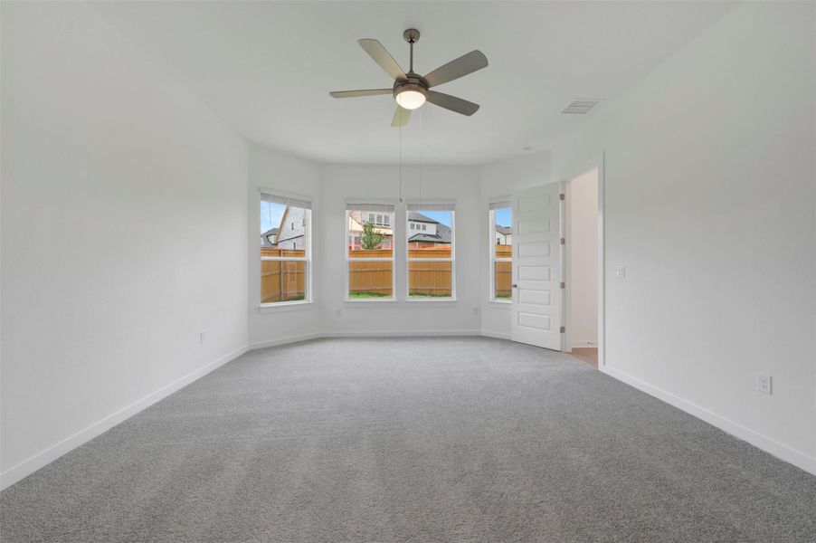 Spacious, unfurnished interior of a new home in Cedar Brook, Leander (Image 8).