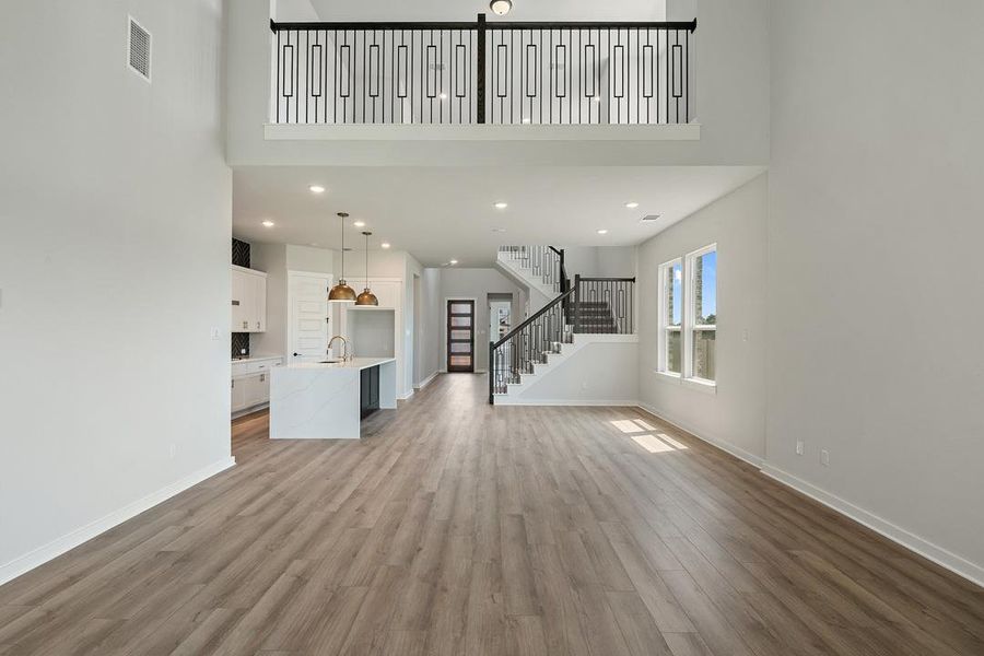 Spacious, unfurnished interior of a new home in Wolf Ranch, Georgetown (Image 27).