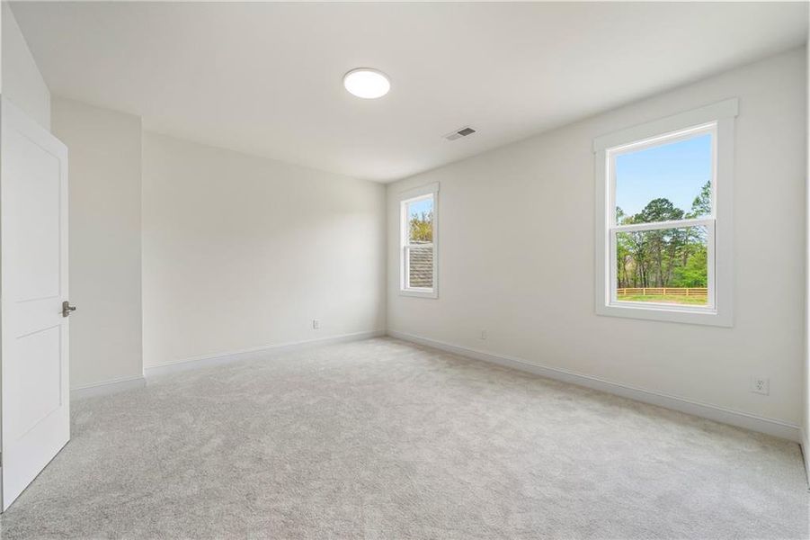 Spacious, unfurnished interior of a new home in , Gainesville (Image 24).