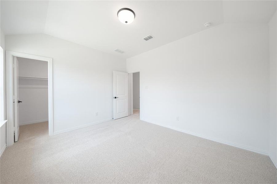 Spacious, unfurnished interior of a new home in Chalk Hill, Celina (Image 17).