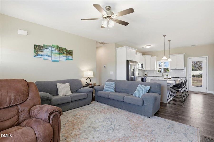 22-4213 Fairlawn Dr-22