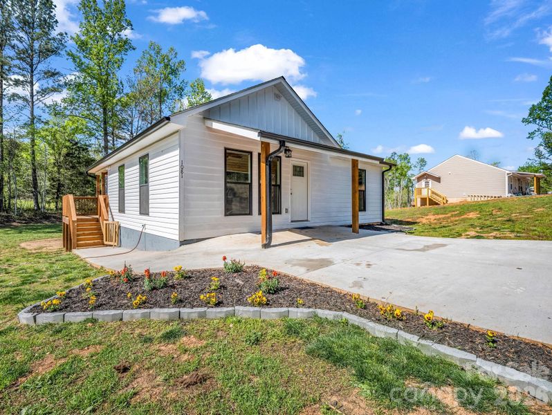 Image 41 of a home in .