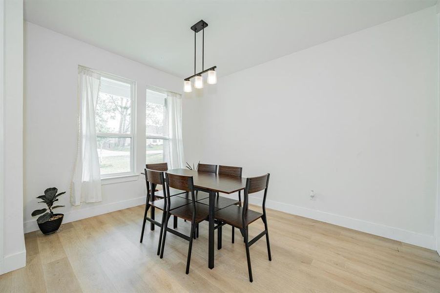 Furnished interior view inside a new home in , Gun Barrel City (Image 17).