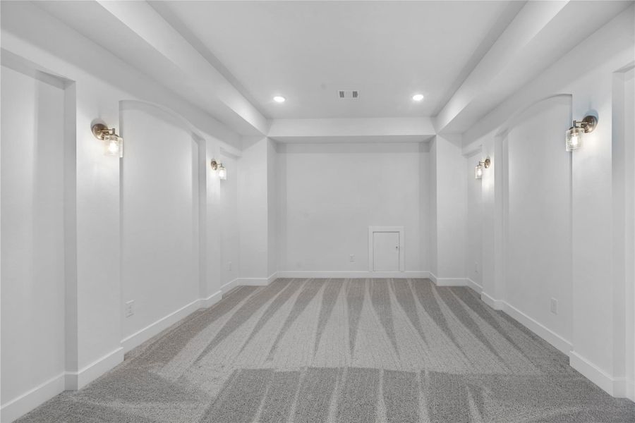 Spacious, unfurnished interior of a new home in Fulshear Lakes, Fulshear (Image 15). Spacious, unfurnished interior of a new home in Fulshear Lakes, Fulshear (Image 15).