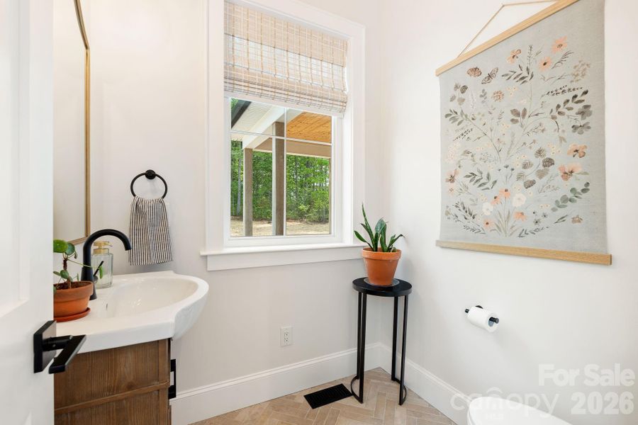 Furnished interior view inside a new home in , Rockwell (Image 40).