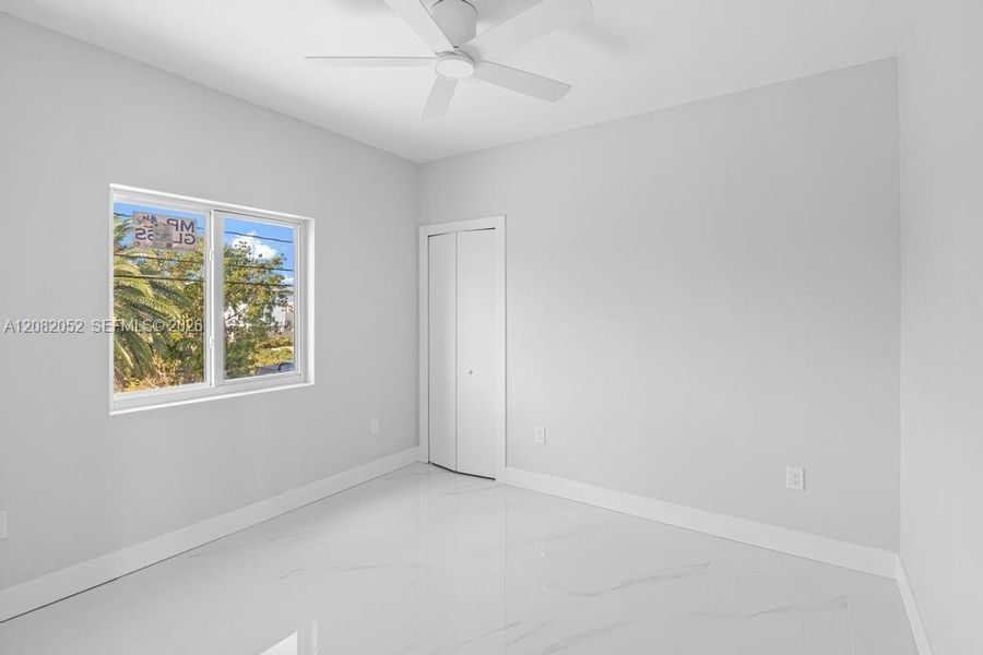 Spacious, unfurnished interior of a new home in , Big Pine Key (Image 12).