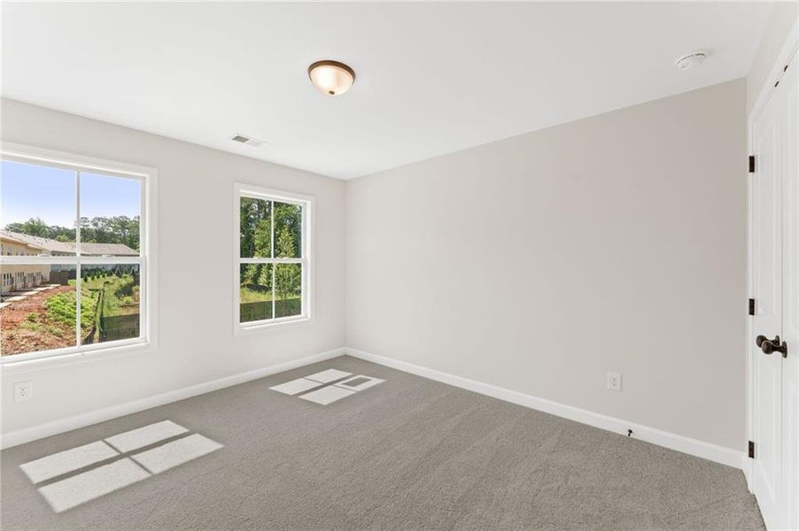 Spacious, unfurnished interior of a new home in Cherokee Township, Acworth (Image 15).