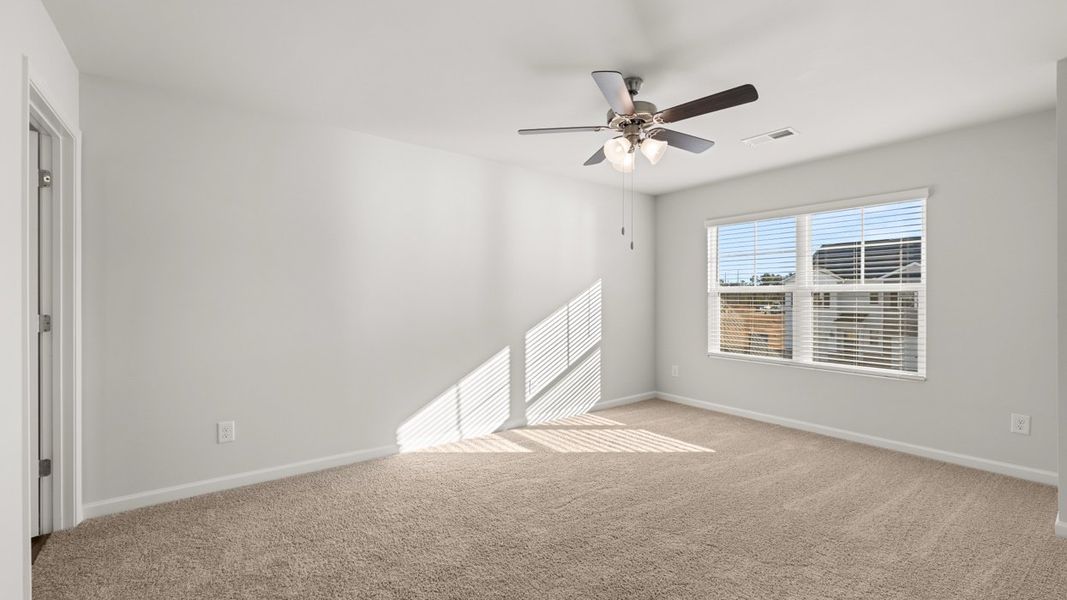 Spacious, unfurnished interior of a new home in Weatherstone, Grovetown (Image 18).